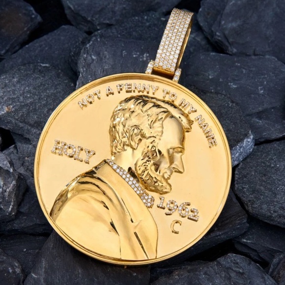 Meet your Posher, Penni!! - Picture 2 of 16